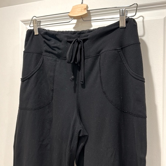 Lululemon Still Crop - Picture 6 of 7